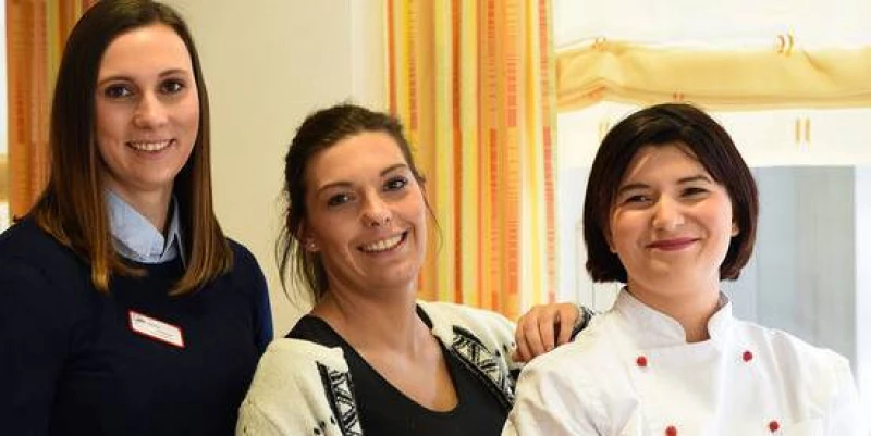 Jasmin Stadler, Rachel Kobusch und Nina Stützel - Lehrjahre sind Damenjahre