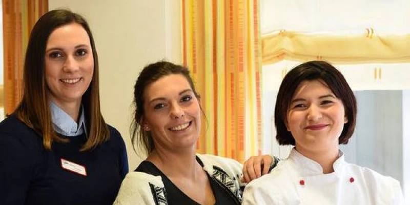 Jasmin Stadler, Rachel Kobusch & Nina Stützel - Lehrjahre sind Damenjahre.