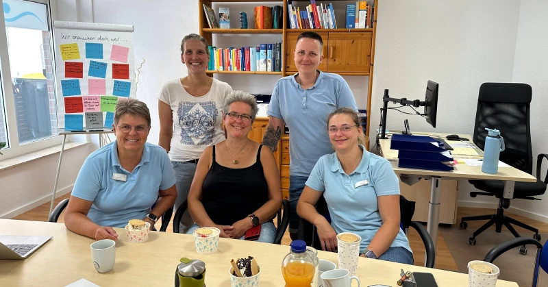 Teambesprechung mit Eis