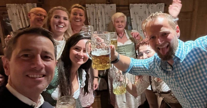 Firmenausflug zum Oktoberfest – Ein Tag voller Stimmung und Zusammenhalt 