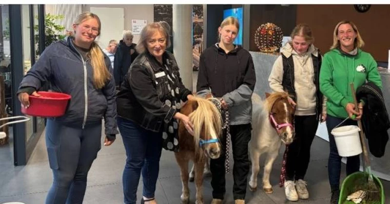 🐴 Ponys zu Besuch im Seniorenzentrum St. Josef in Kerpen-Buir 